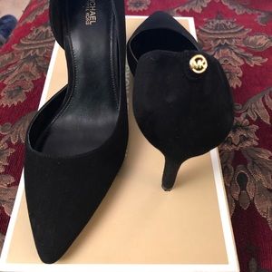 Michael Kors suede pump